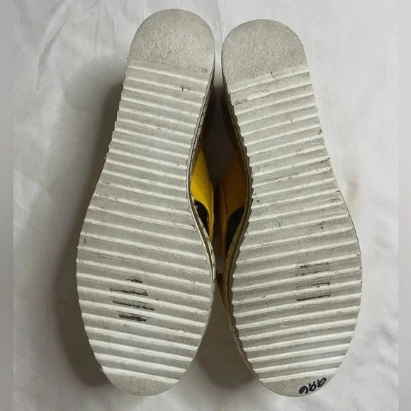 BCBGeneration Sandals - Picture 6 of 10